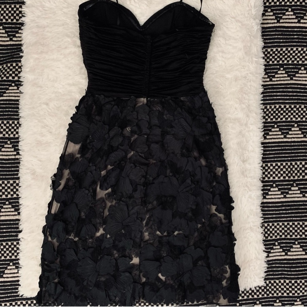 BCBG Max Azria Black Floral Appliqué Strapless Cocktail Dress Size 4 - Picture 5 of 8